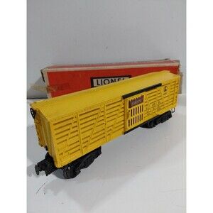 Lionel 6656 O Gauge Model Railroad Post War Amour Livestock Cattle Car w/Box